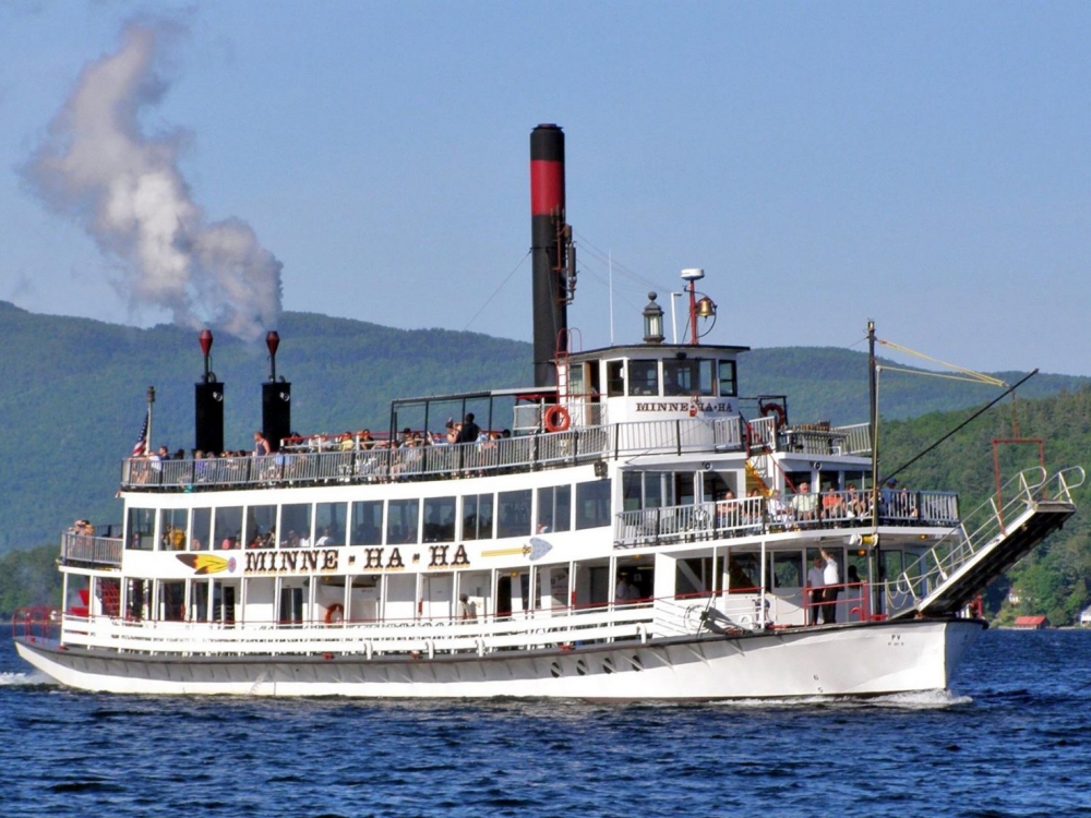 Tour the lake on a steamboat cruise (Lake George Steamboat Company)