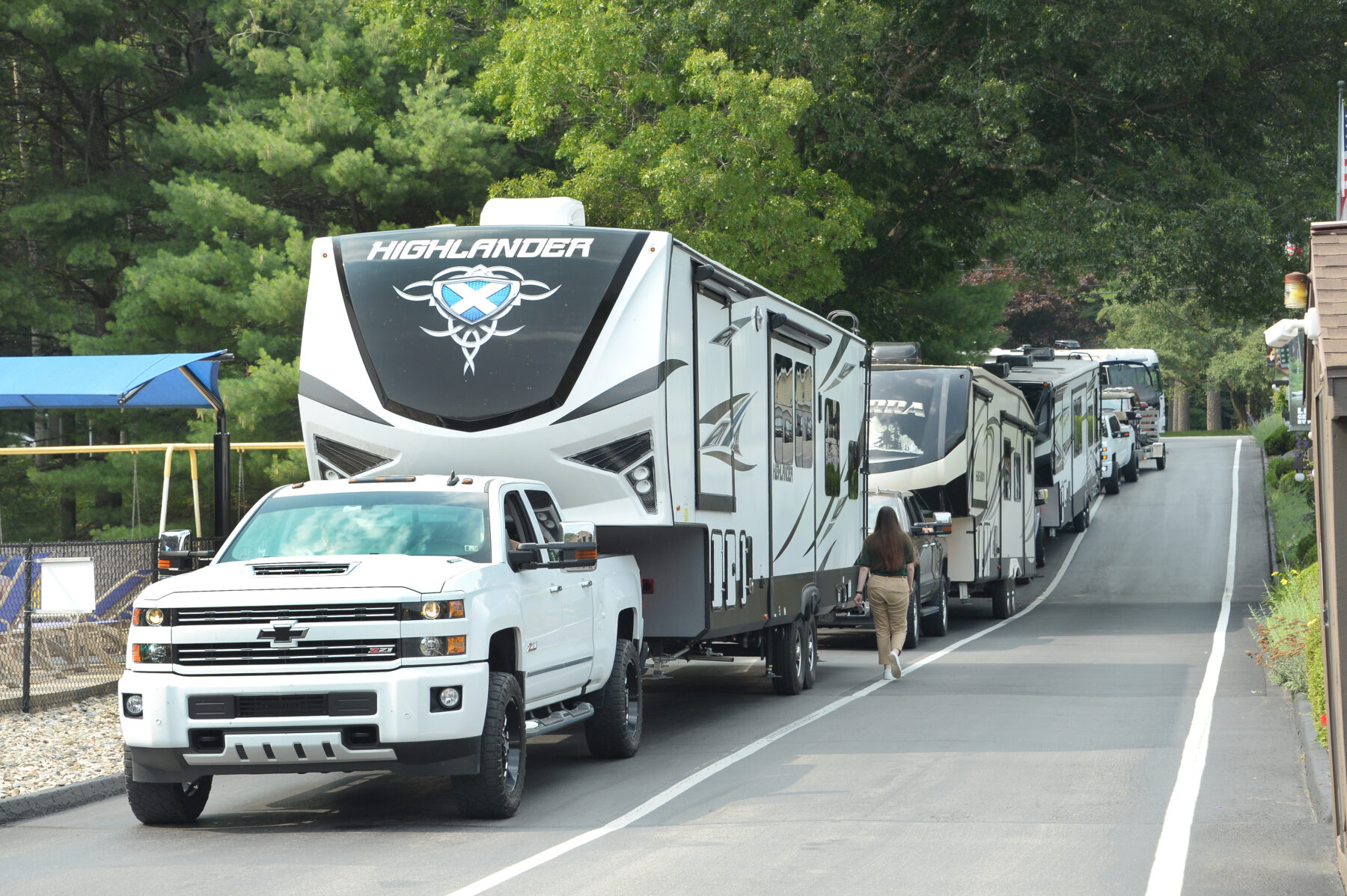 RVs lined up awaiting check in